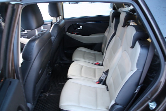 Kia Carens 17 of 25