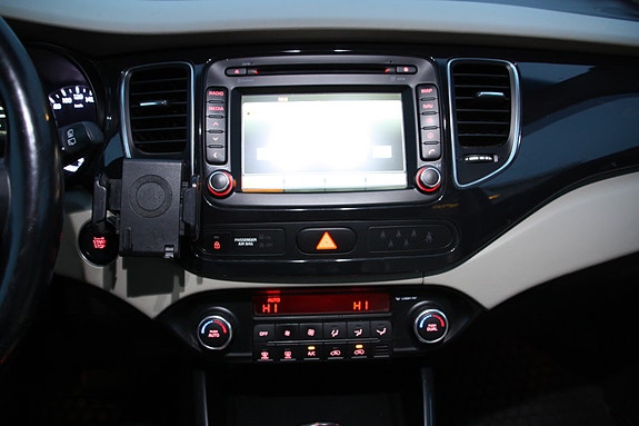 Kia Carens 15 of 25