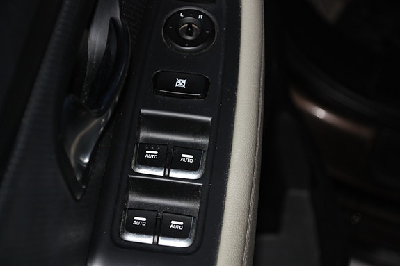 Kia Carens 10 of 25