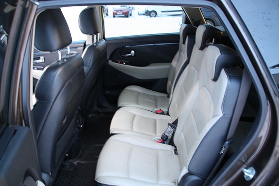 Kia Carens 19 of 25