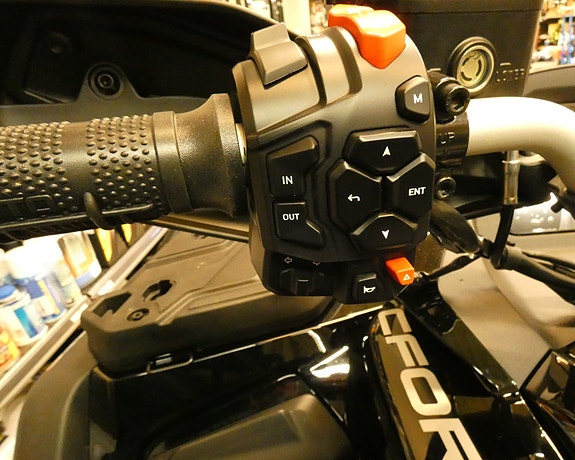 CFMOTO Cforce 850 Touring Black edition 7 of 16
