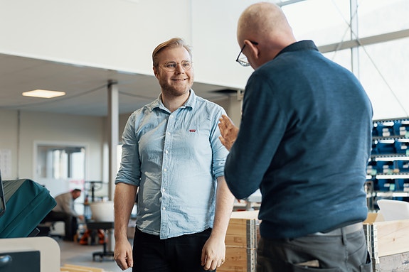 R&D-teamet byr alltid på engasjerende samtaler, enten temaet er nye løsninger eller den perfekte espressoen☕