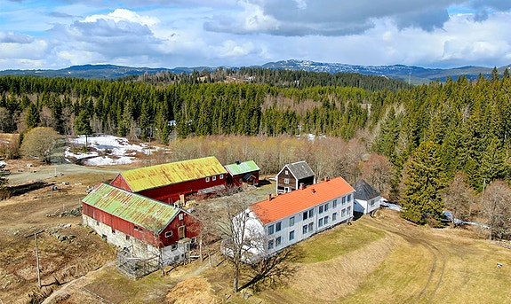 AØF eier Sørem Gård, et erverdig trøndertun på toppen av Leinstrand.