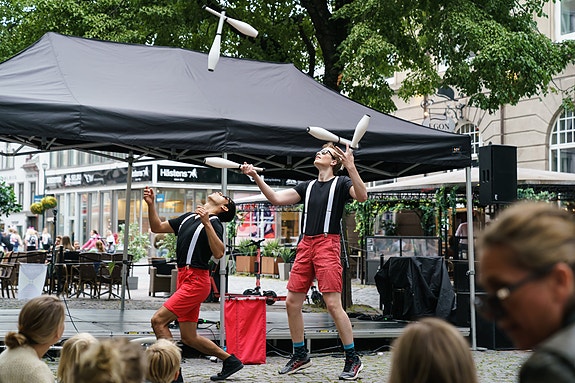 Du vet aldri hva som møter deg på Folkets Hus - et levende hus av folket, for folket.