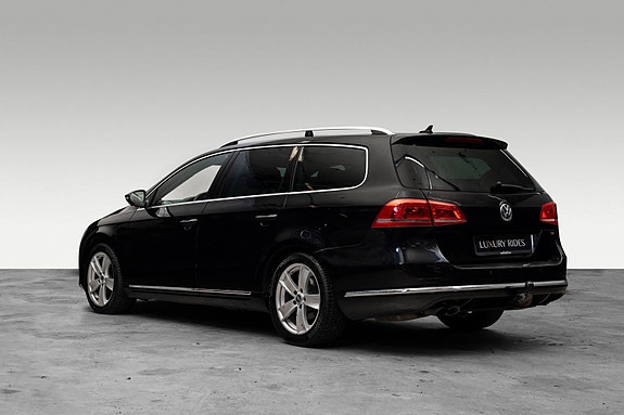 Volkswagen Passat 2 of 5