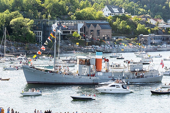 Båtkortesje i Sandefjord på St. Hansaften.