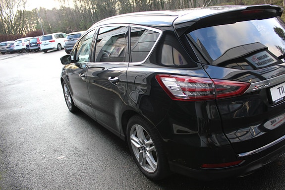 Ford S-MAX 12 of 29