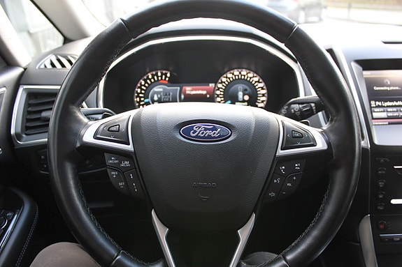 Ford S-MAX 23 of 29