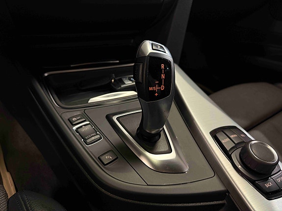 BMW 320d 15 of 22
