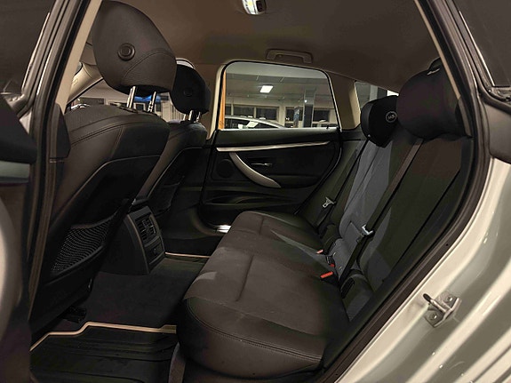 BMW 320d 14 of 22