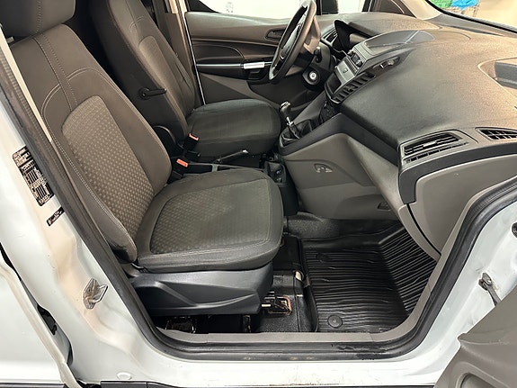 Ford Transit Connect 16 of 25