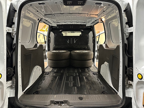 Ford Transit Connect 19 of 25