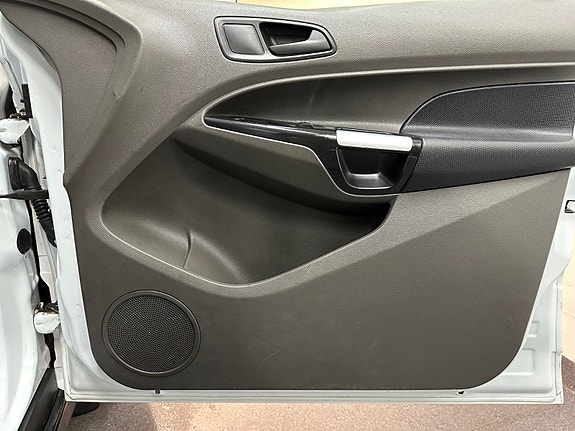 Ford Transit Connect 15 of 25