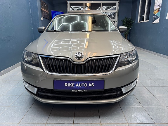 Skoda Rapid Spaceback 2 of 5
