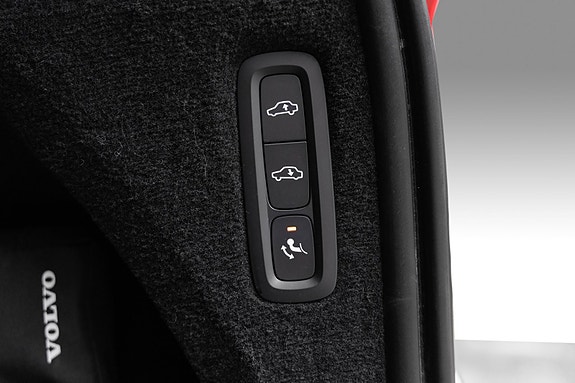 Volvo XC90 20 of 25