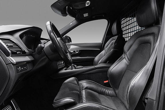 Volvo XC90 10 of 25