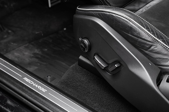 Volvo XC90 25 of 25