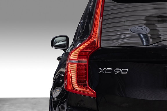 Volvo XC90 8 of 25