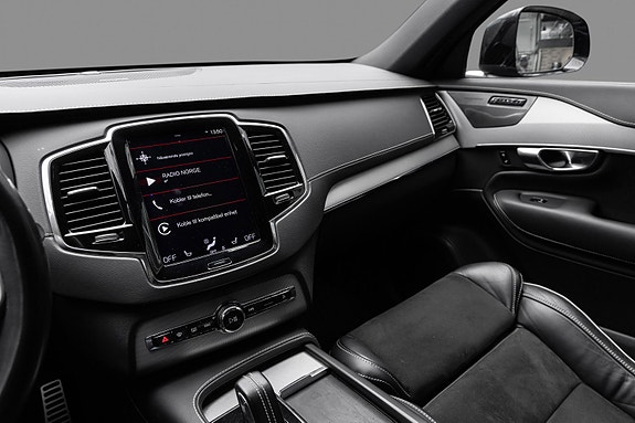 Volvo XC90 16 of 25