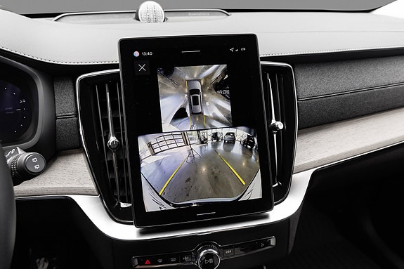 Volvo XC90 17 of 26