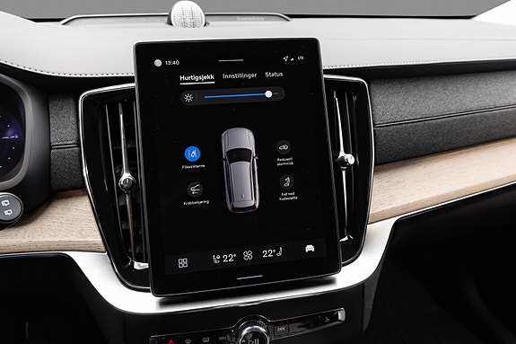 Volvo XC90 18 of 26
