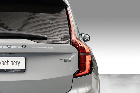 Volvo XC90 8 of 26