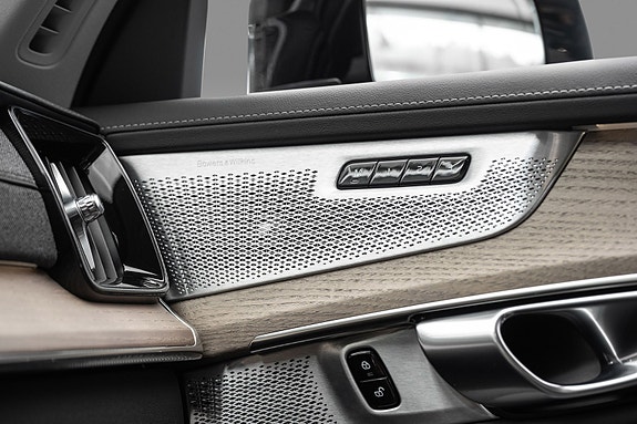 Volvo XC90 23 of 28