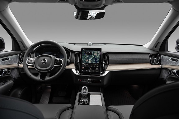 Volvo XC90 12 of 28