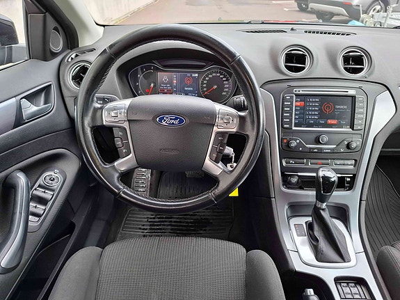 Ford Mondeo 14 of 28