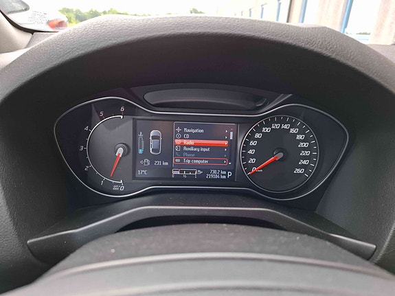 Ford Mondeo 17 of 28