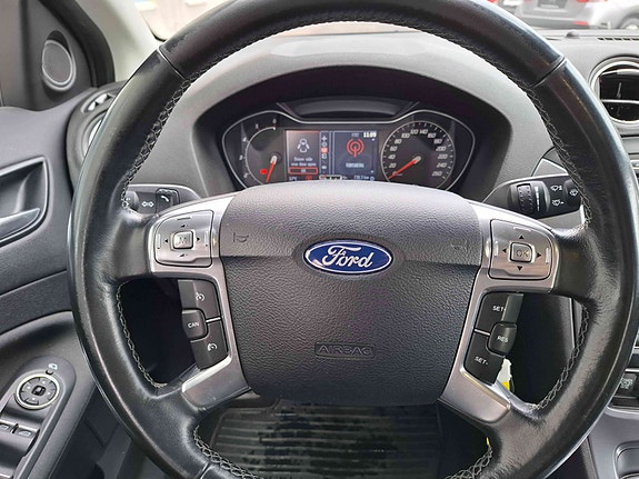 Ford Mondeo 16 of 28