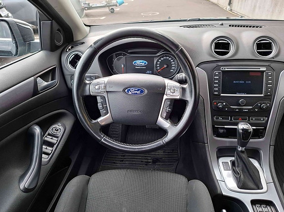 Ford Mondeo 13 of 28