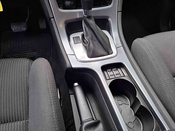 Ford Mondeo 19 of 28