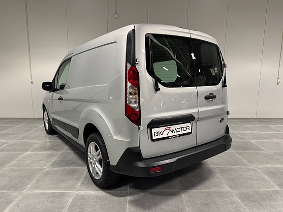 Ford Transit Connect 13 of 30