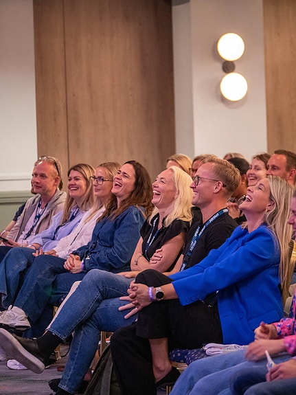 Kompetansedager og egne opplæringsløp gjennom året.