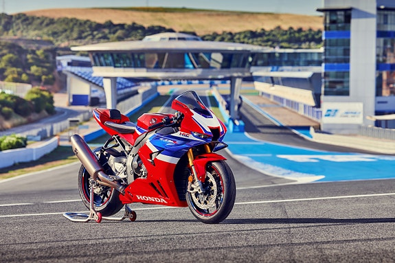 Honda CBR1000RR-R Fireblade SP 2 of 5