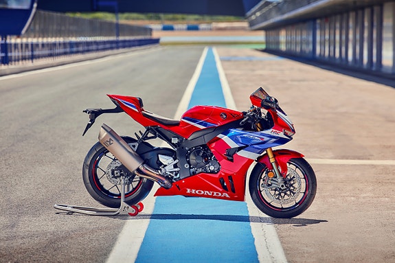 Honda CBR1000RR-R Fireblade SP 3 of 5