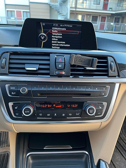 BMW 320d 5 of 13