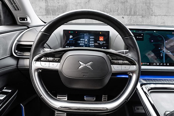 XPeng G9 11 of 30