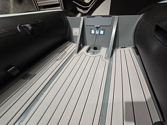 Highfield 360 Classic aluminium RIB med EVA SeaDeck 8 of 8