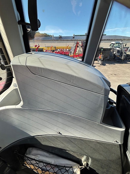 Valtra T234 Direct, fronthydraulikk, kun 3700 t. Nye dekk 2018, kr 1 168 000,-