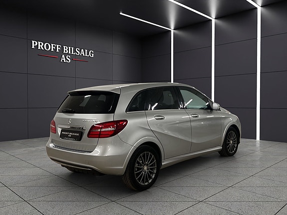 Mercedes-Benz B-Klasse 4 of 5