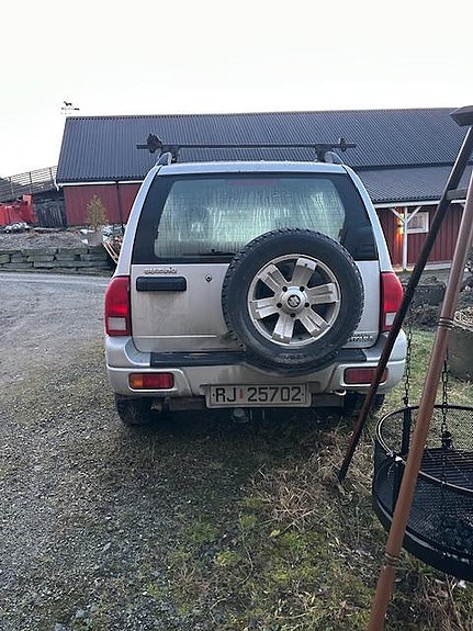 Suzuki Grand Vitara 3 of 4