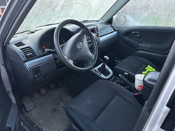 Suzuki Grand Vitara 4 of 4
