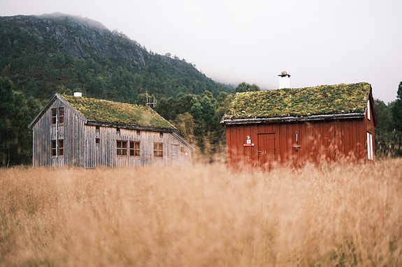 Hos oss får du jobbe med en spennende og variert bygningsmasse, fra vår aller eldste hytte på Bleskestadmoen, Foto: John Petter Nordbø,