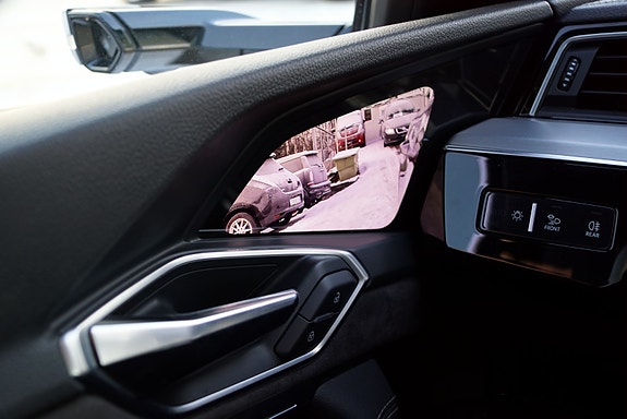 Audi e-tron 24 of 30