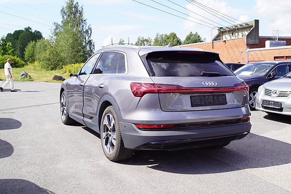 Audi e-tron 6 of 30