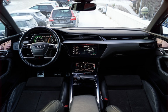Audi e-tron 19 of 30