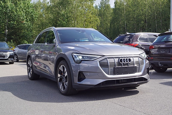Audi e-tron 3 of 30