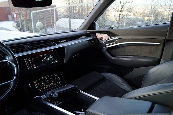 Audi e-tron 21 of 30